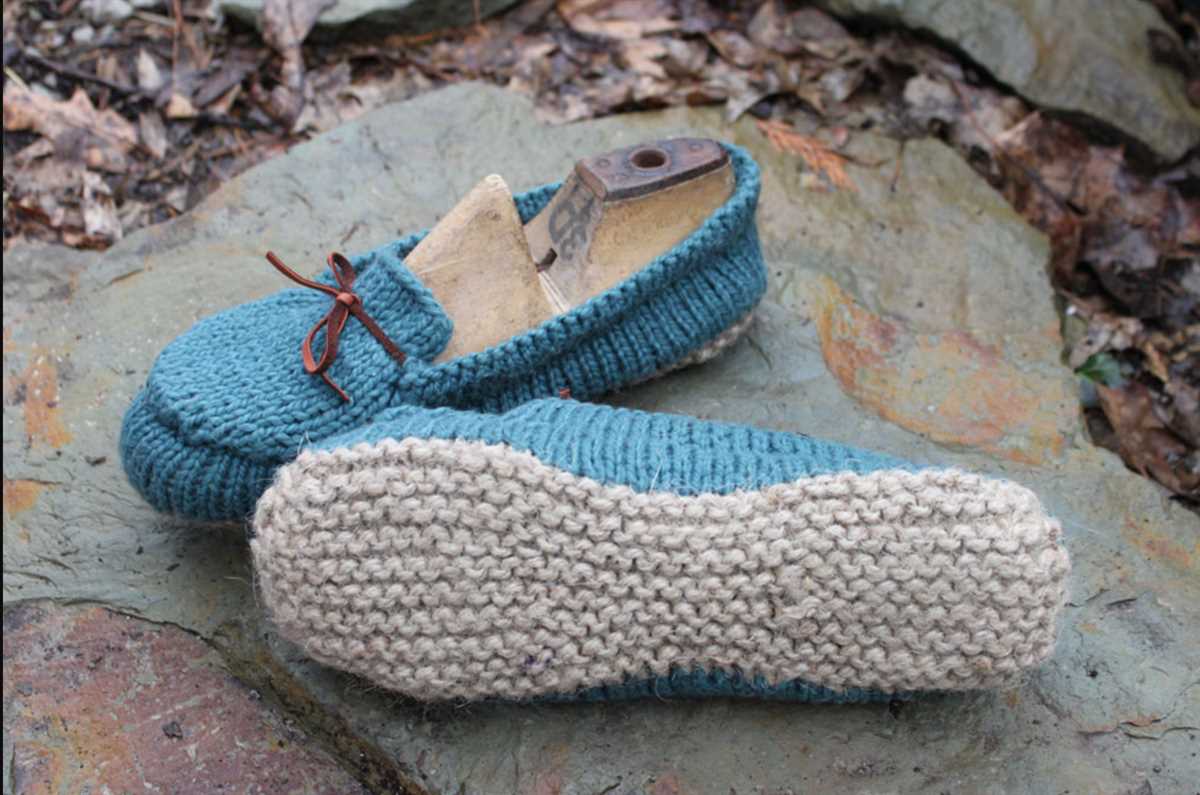Knit moccasin pattern