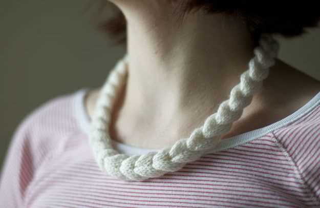 Knit necklace pattern