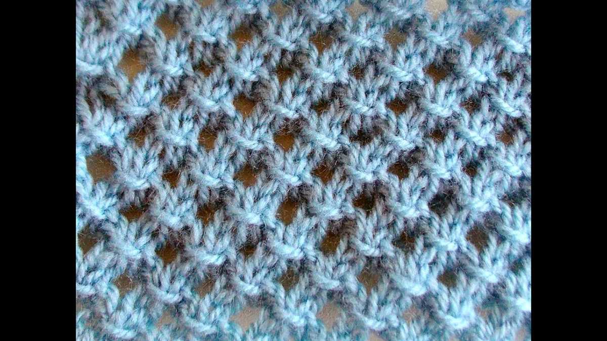 Knit pattern with holes