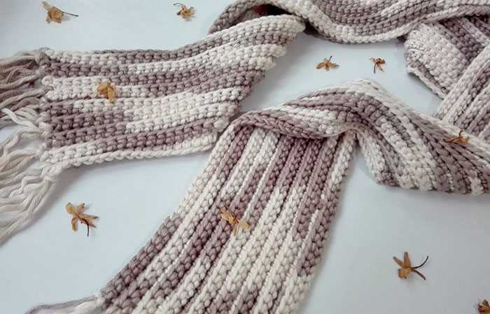 Knit scarf ribbed pattern