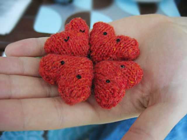 Knit small heart pattern