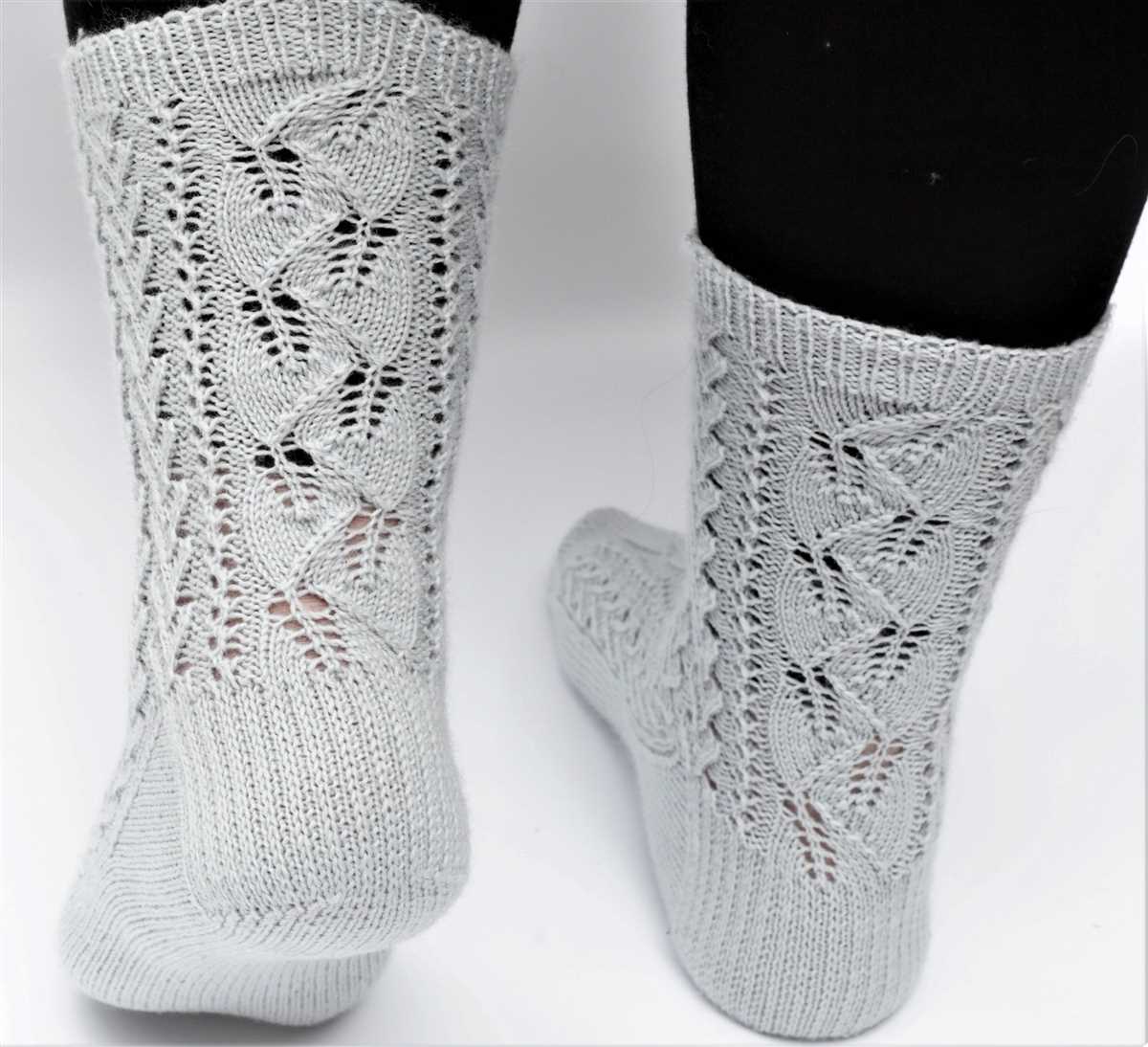 Knit socks in the round pattern