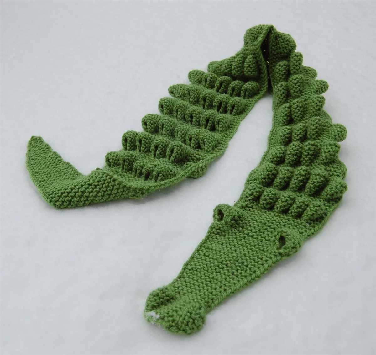 Knitted alligator scarf pattern free