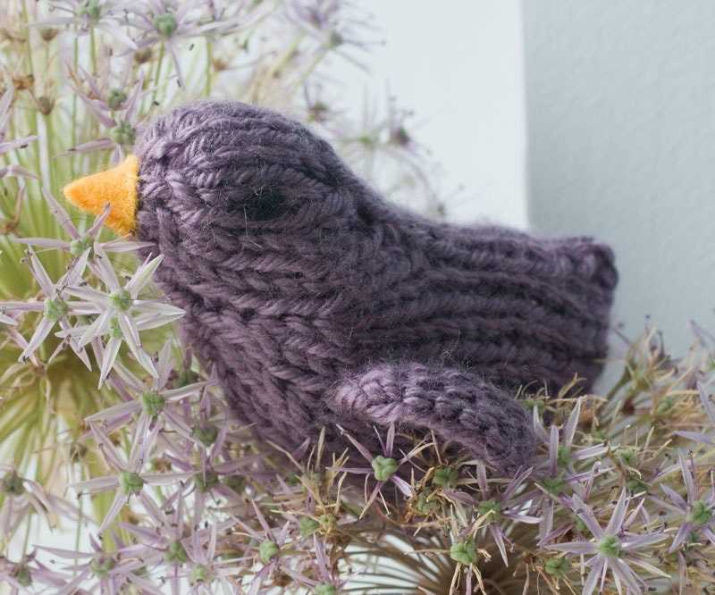 Knitted bird pattern