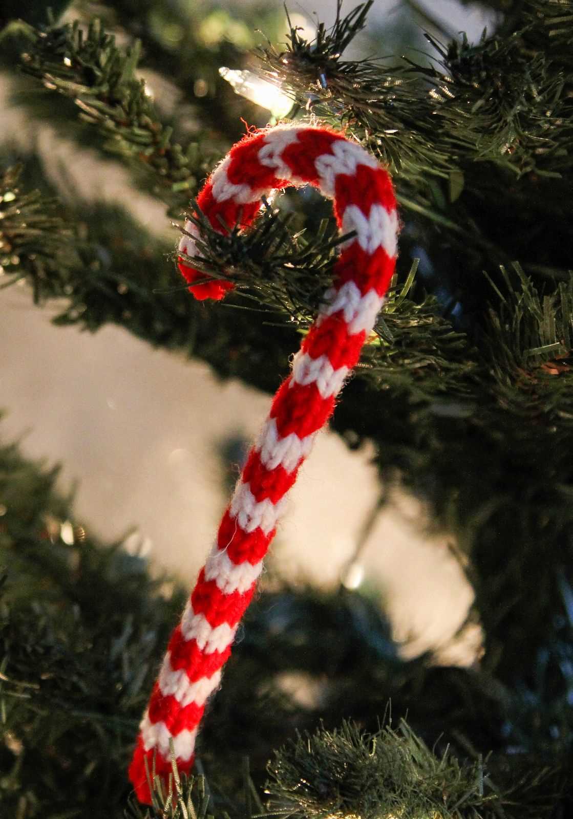 Knitted candy cane pattern