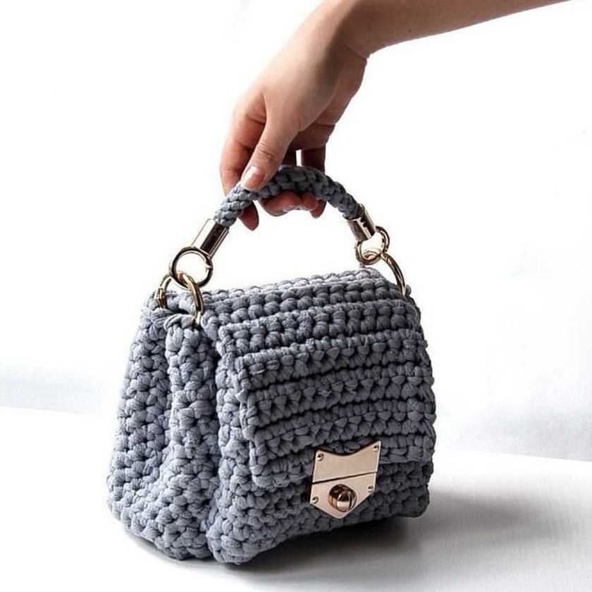 Knitted dice bag pattern