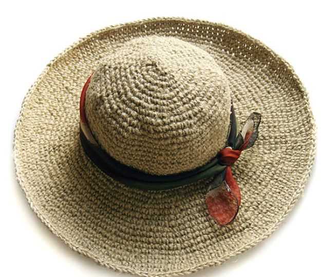 Knitted floppy hat pattern