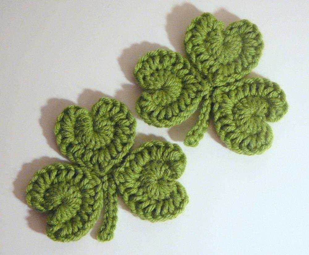 Knitted four leaf clover pattern