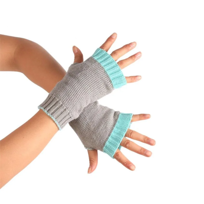 Knitted gloves without fingers pattern