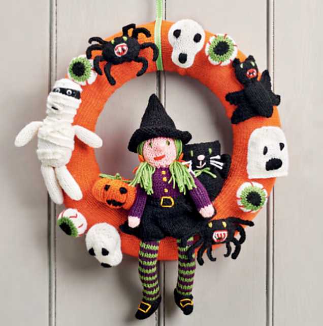 Knitted halloween wreath pattern