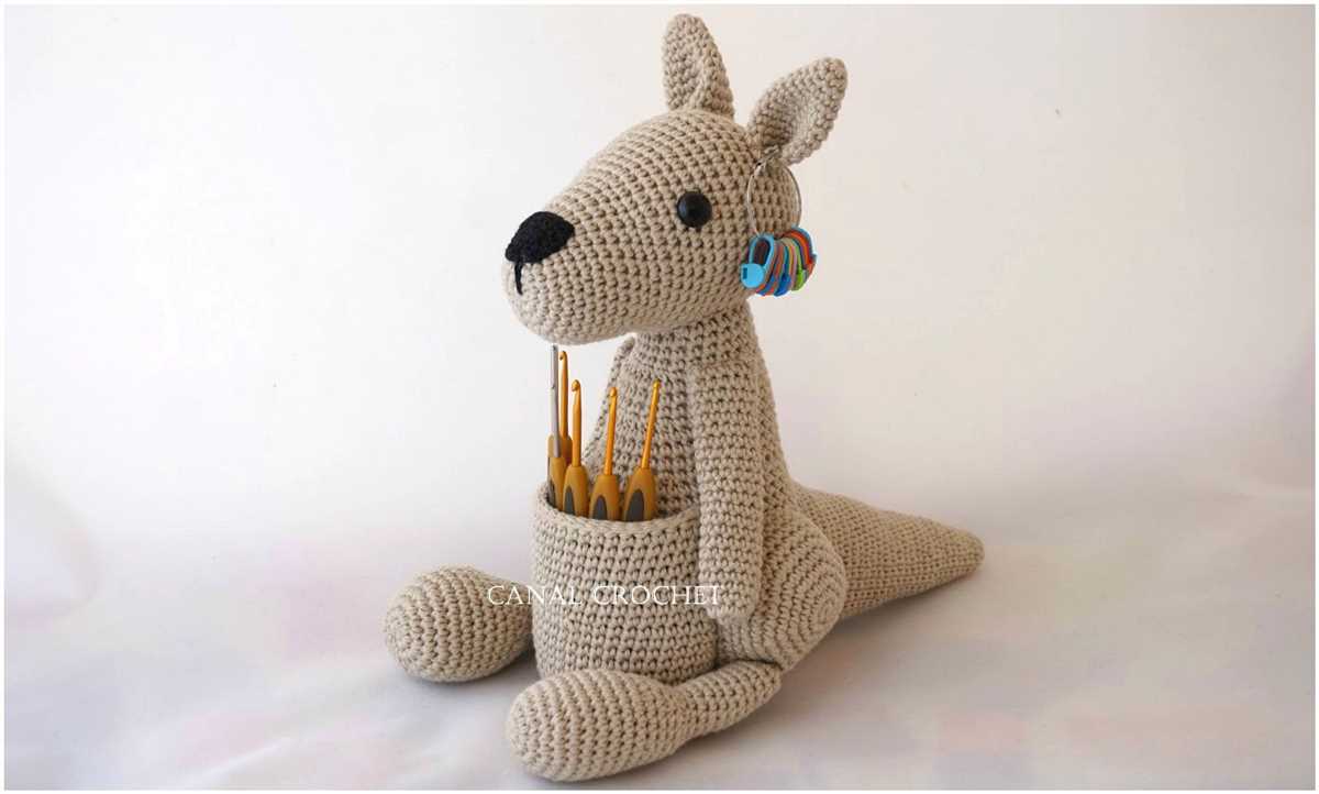 Knitted kangaroo pattern free