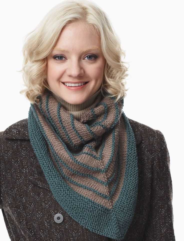 Knitted kerchief free pattern