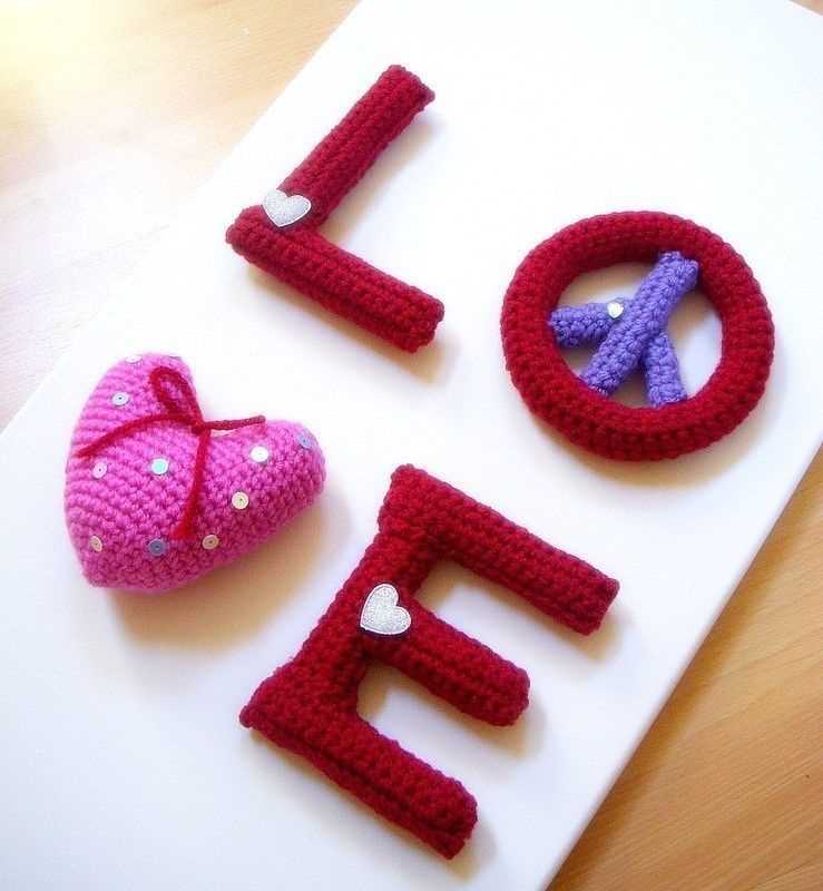 Knitted letter patterns