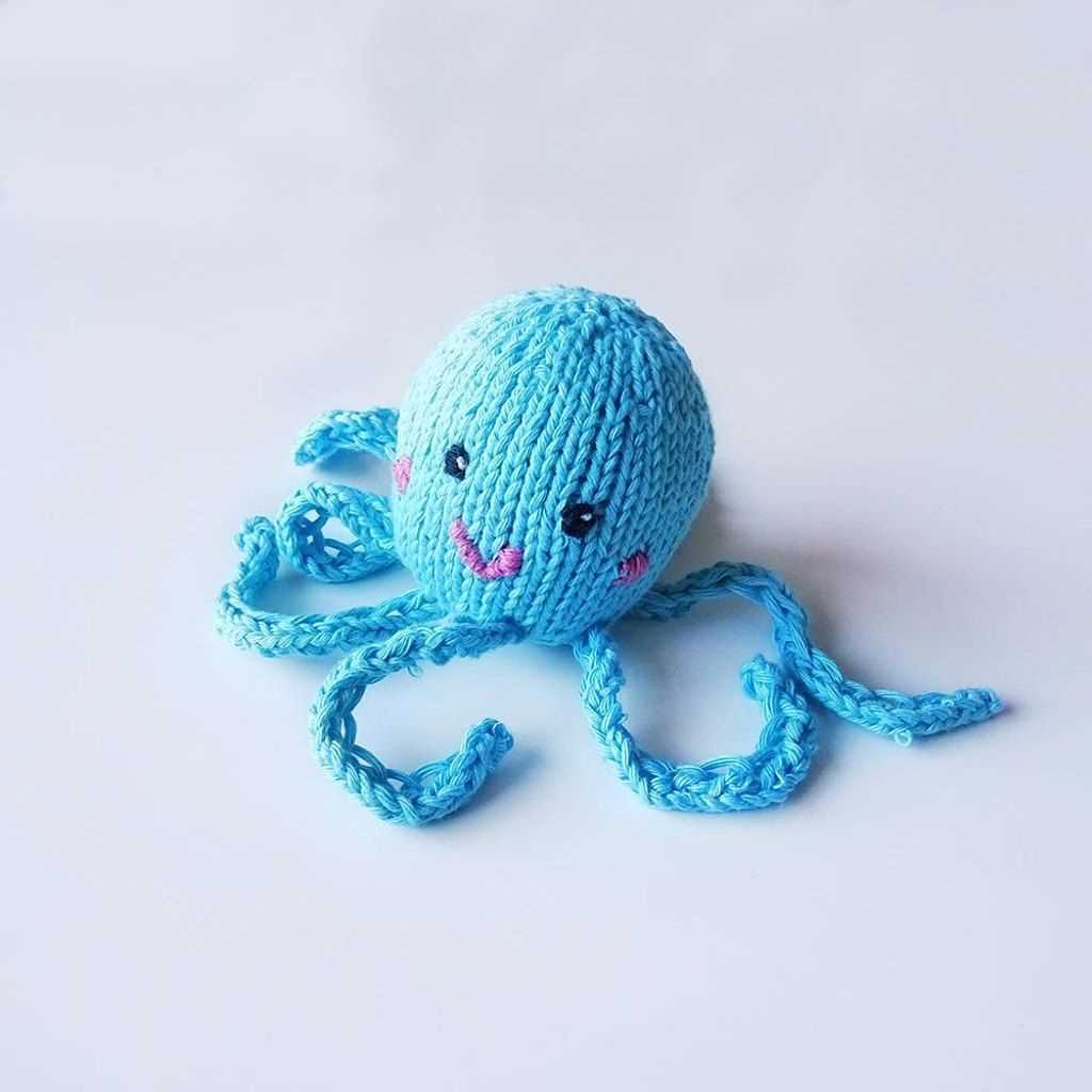 Create your own adorable octopus toy with this knitted pattern Knitted octopus toy pattern