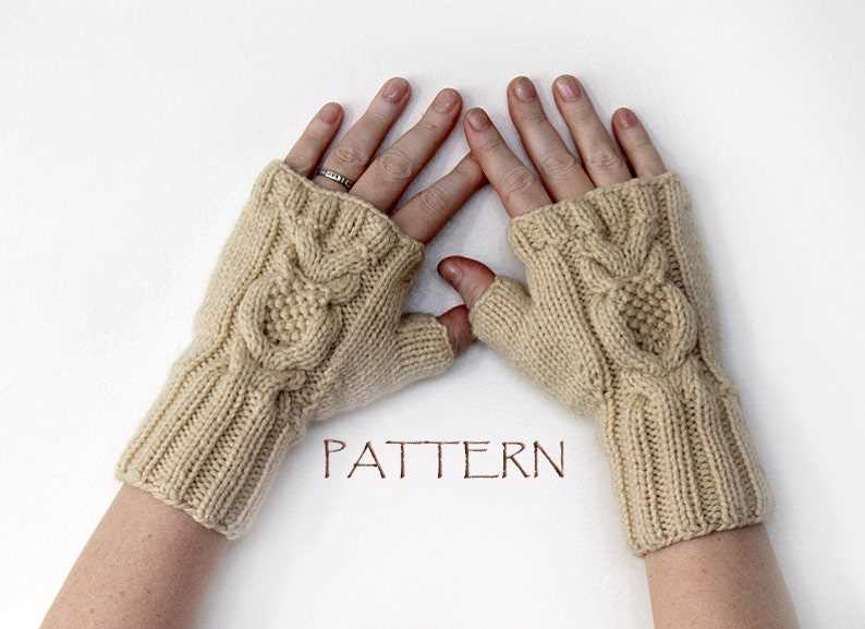 Knitted owl fingerless gloves pattern