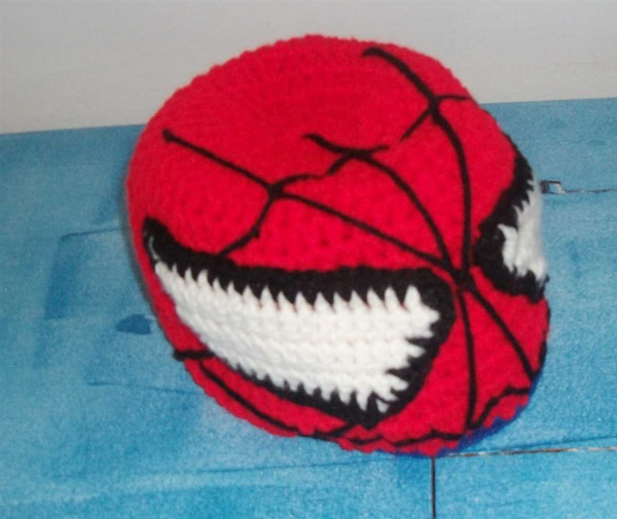 Knitted spiderman hat pattern