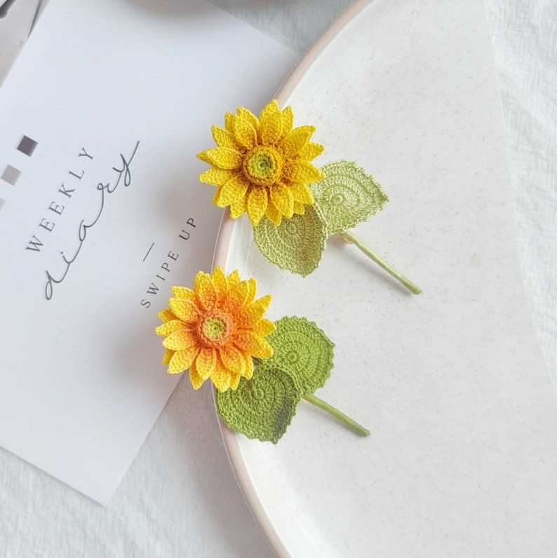 Knitted sunflower brooch pattern free