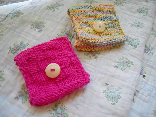 Knitted wallet pattern
