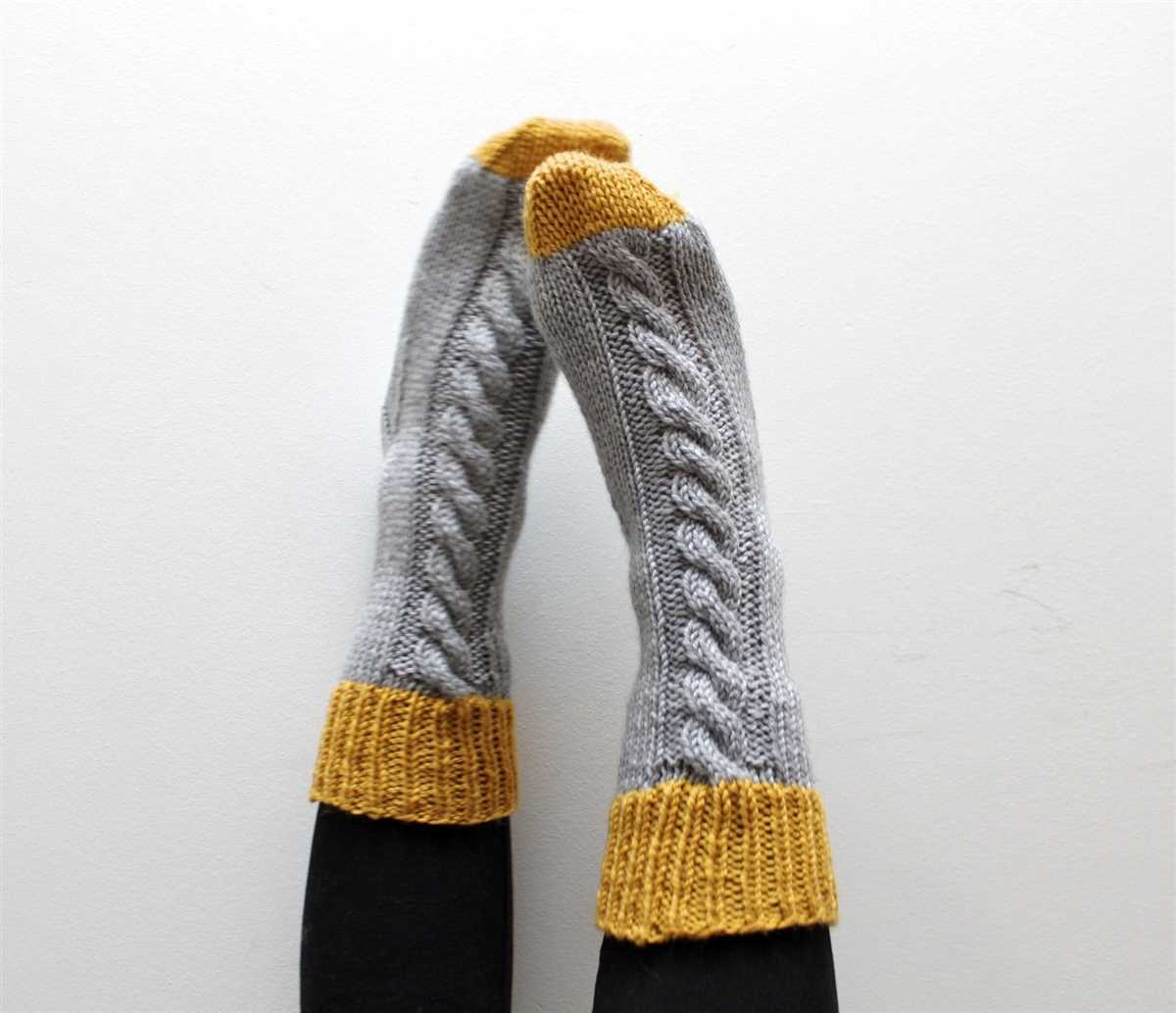 Knitted bed socks pattern