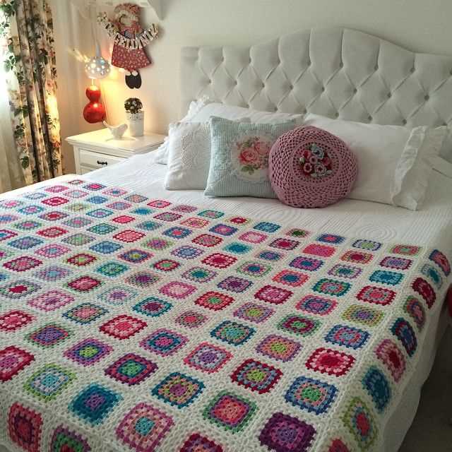 Knitted bedspread pattern