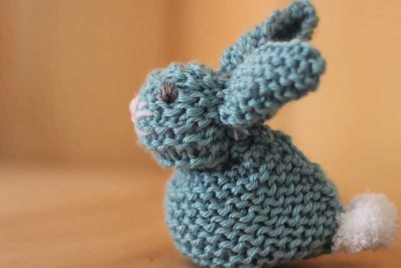 Knitted bunny pattern from a square