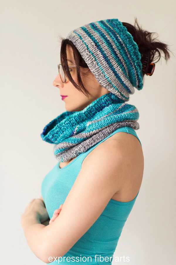 Knitted ear warmer pattern in the round