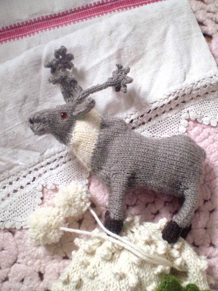 Knitted garland pattern