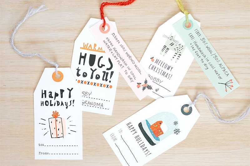 Knitted gift tag pattern