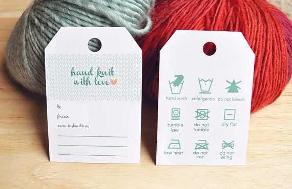 Knitted gift tag pattern