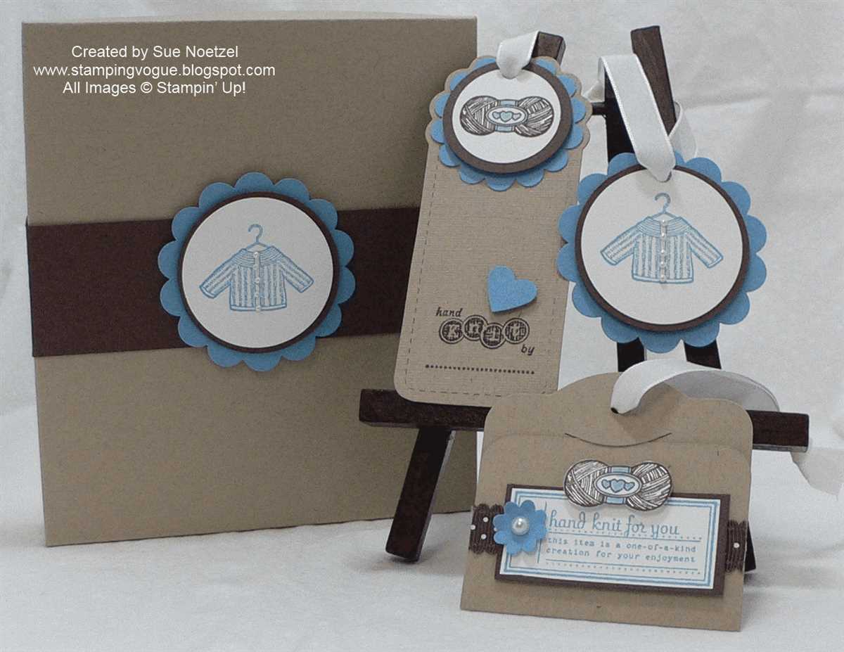 Knitted gift tag pattern