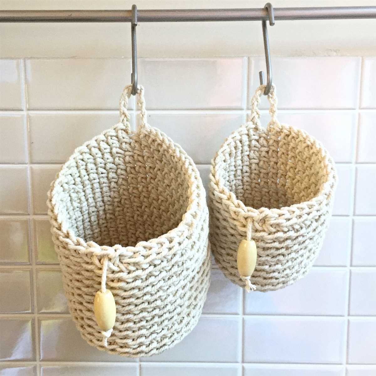 Knitted hanging plant holder pattern