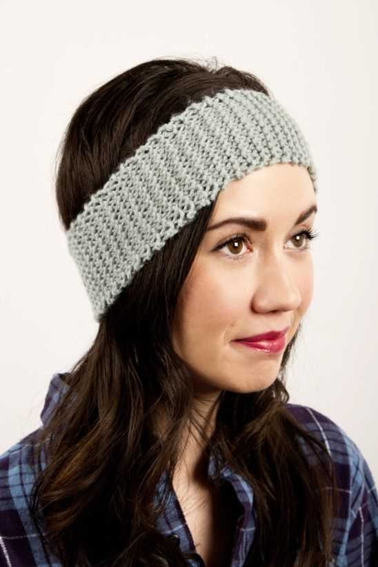 Knitted headband bow pattern