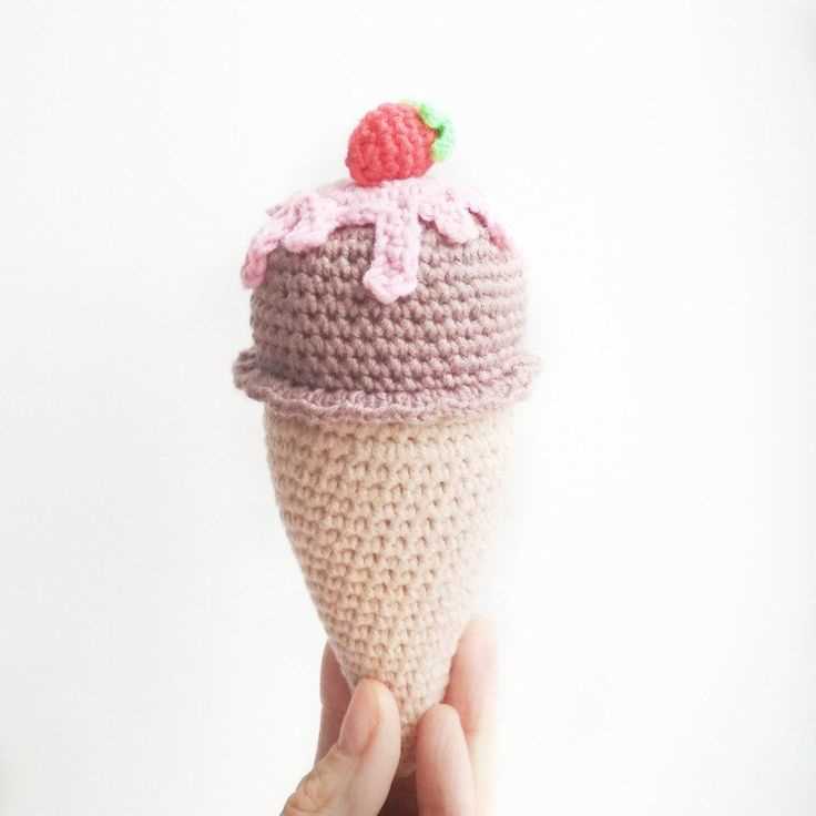 Knitted ice cream cone pattern
