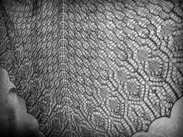 Knitted lace shawls and wraps patterns