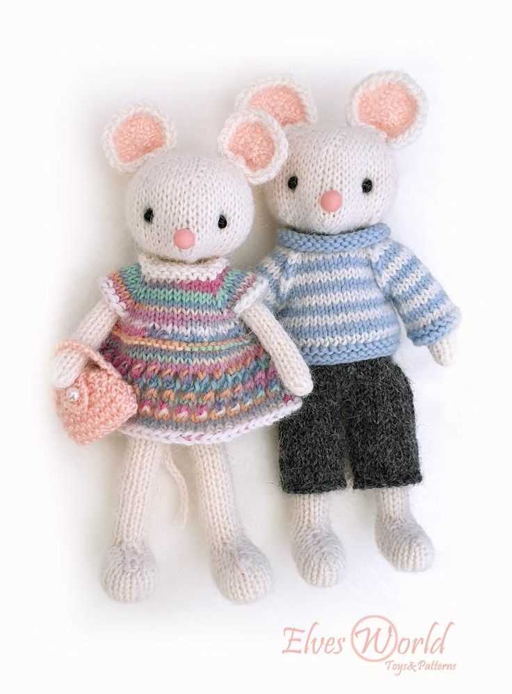 Knitted mice pattern