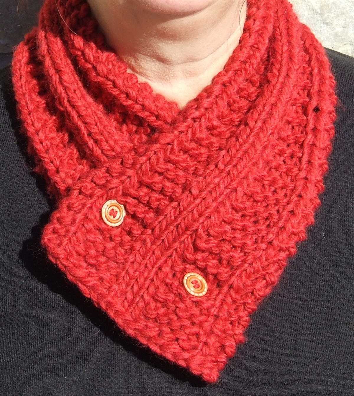 Knitted neck scarf with button pattern