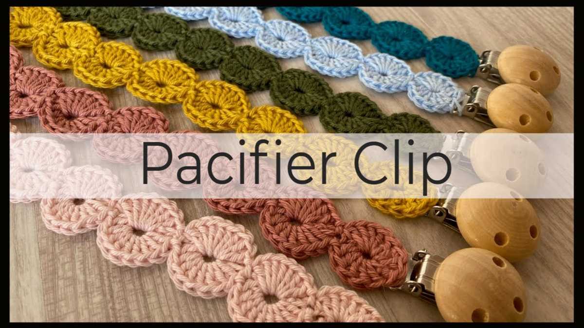 Knitted pacifier clip pattern
