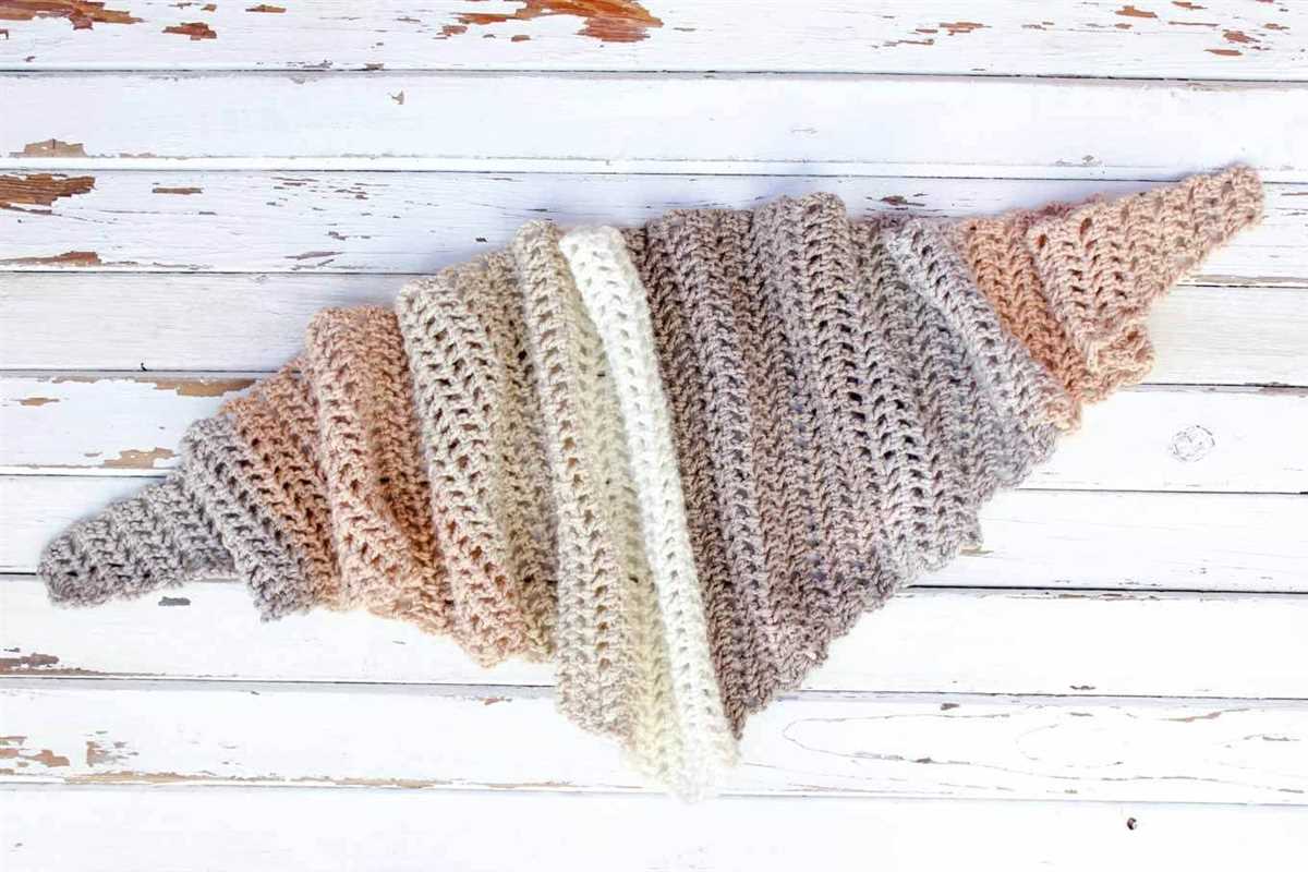 Knitted triangle head scarf pattern