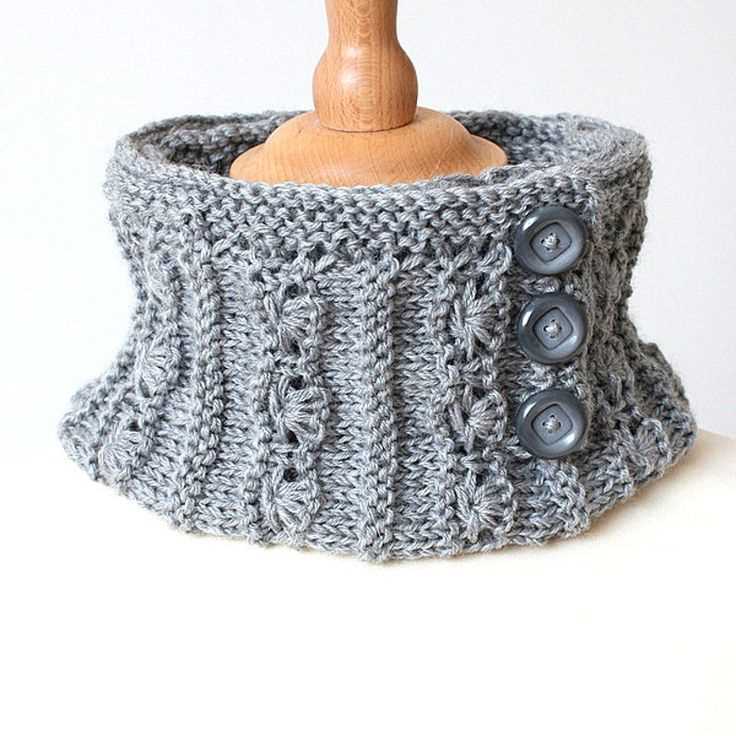 Knitting pattern for a cowl neck warmer