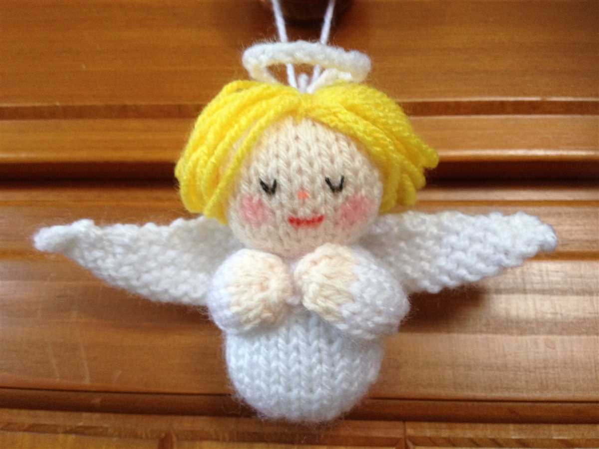 Knitting pattern for an angel