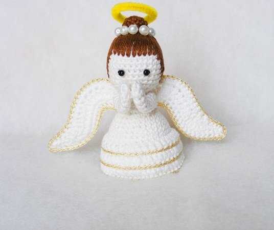 Knitting pattern for an angel