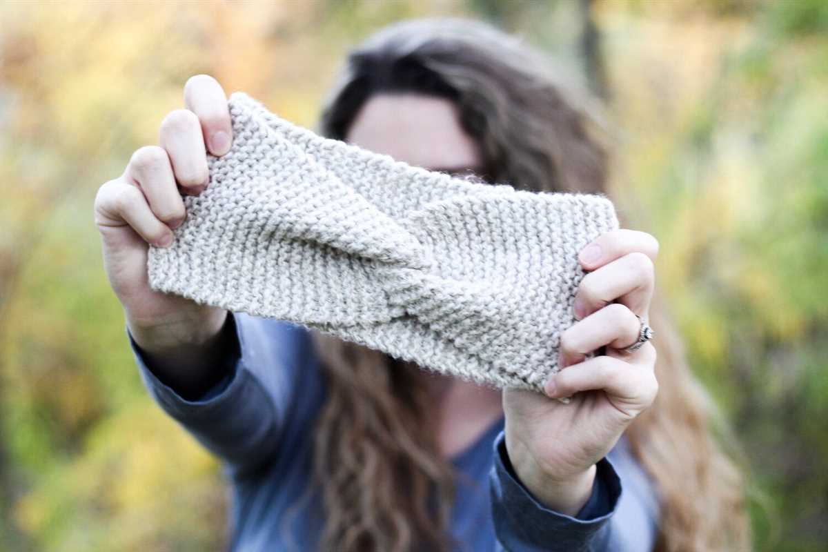 Knitting pattern headband twist