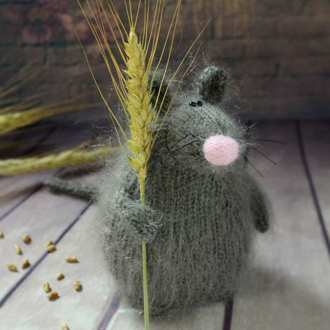 Knitting pattern mouse cat toy