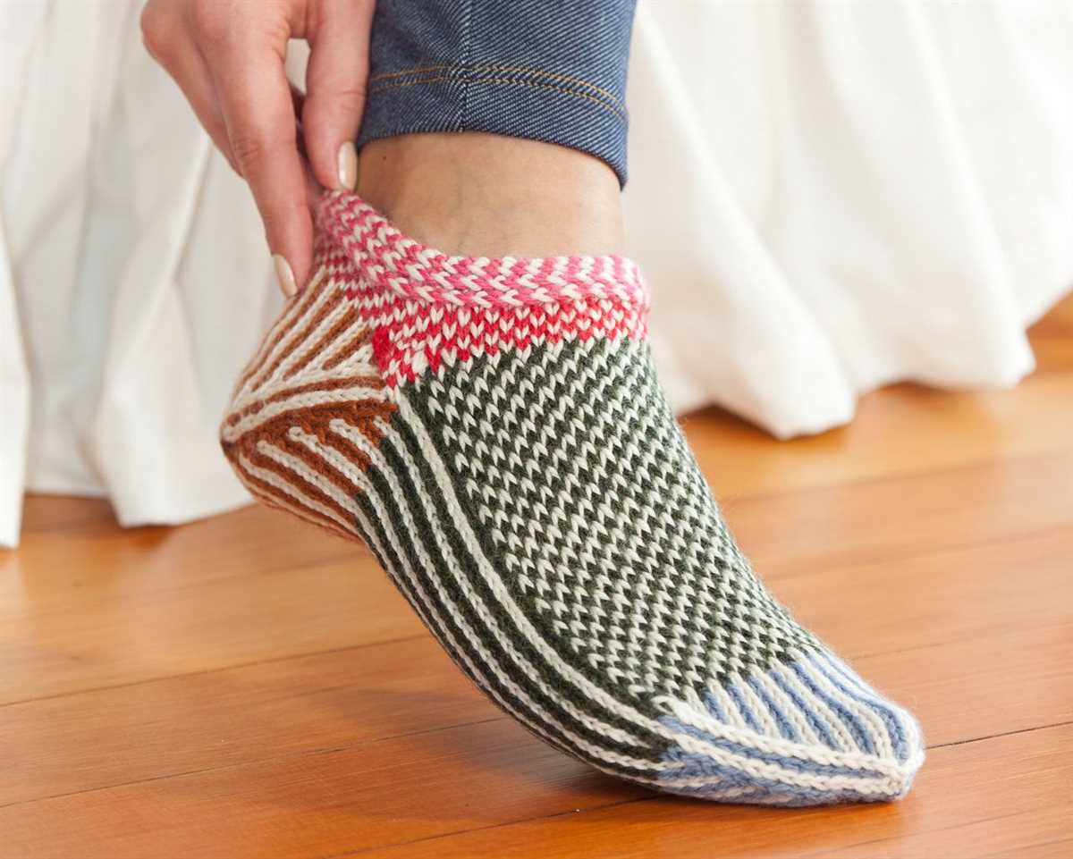 Knitting pattern slipper socks