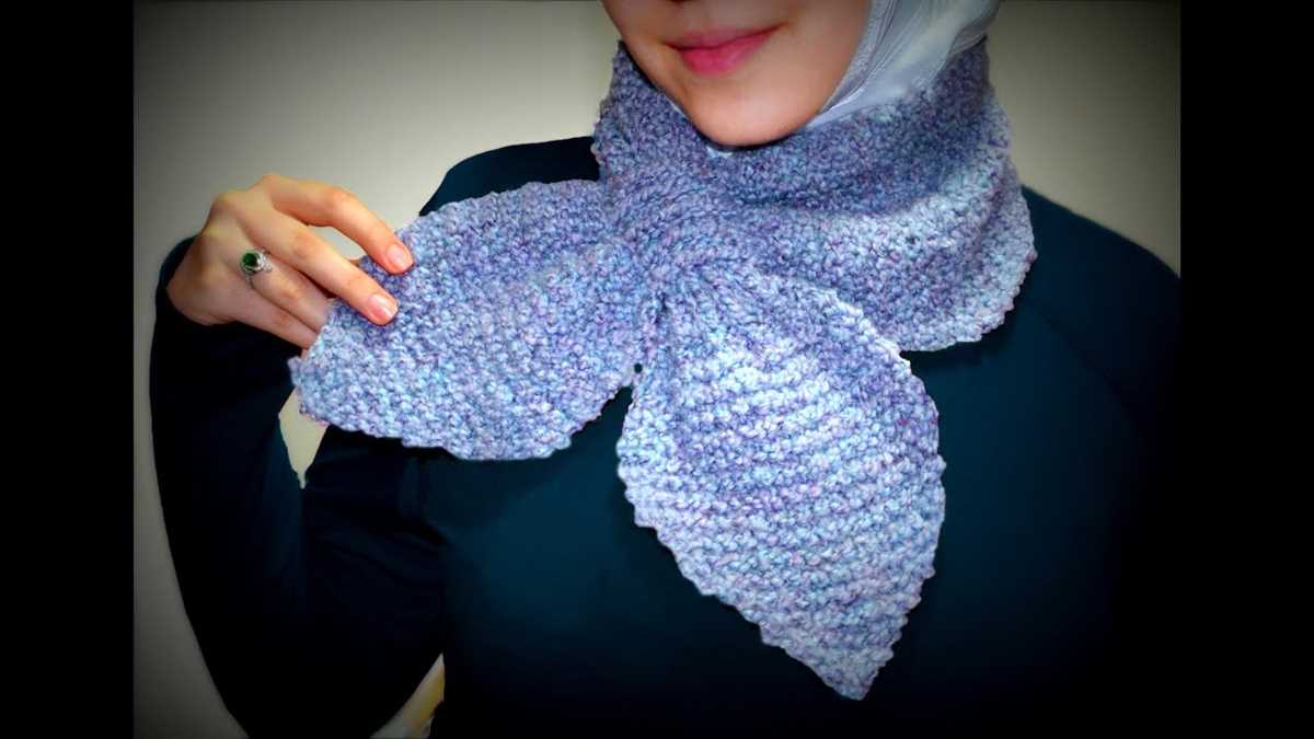 Knitting patterns for neck scarves
