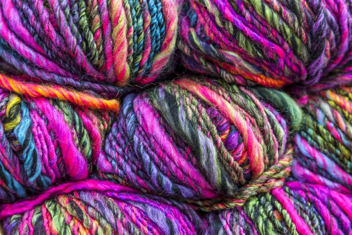 Knitting patterns for variegated yarn