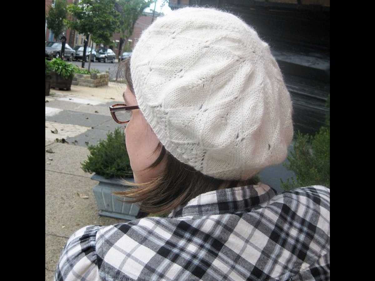 Knitting beret hat pattern
