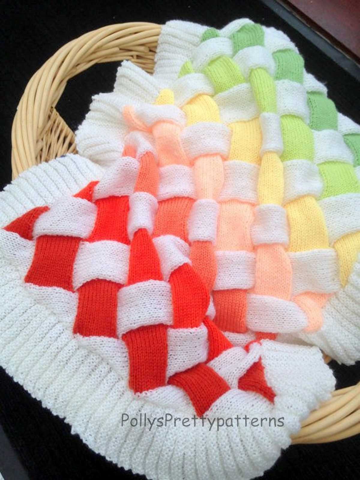 Knitting pattern for a cot blanket