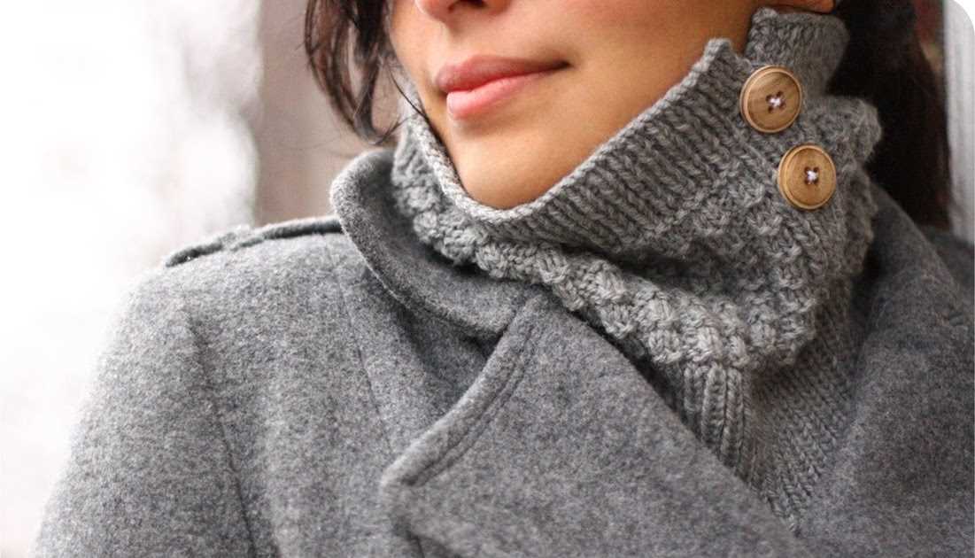 Knitting pattern for a cowl neck warmer