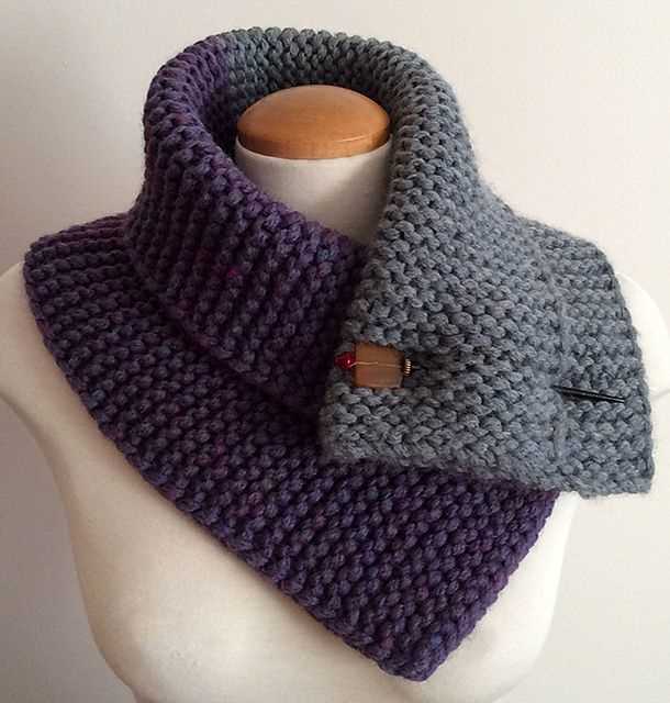 Knitting pattern for a cowl neck warmer